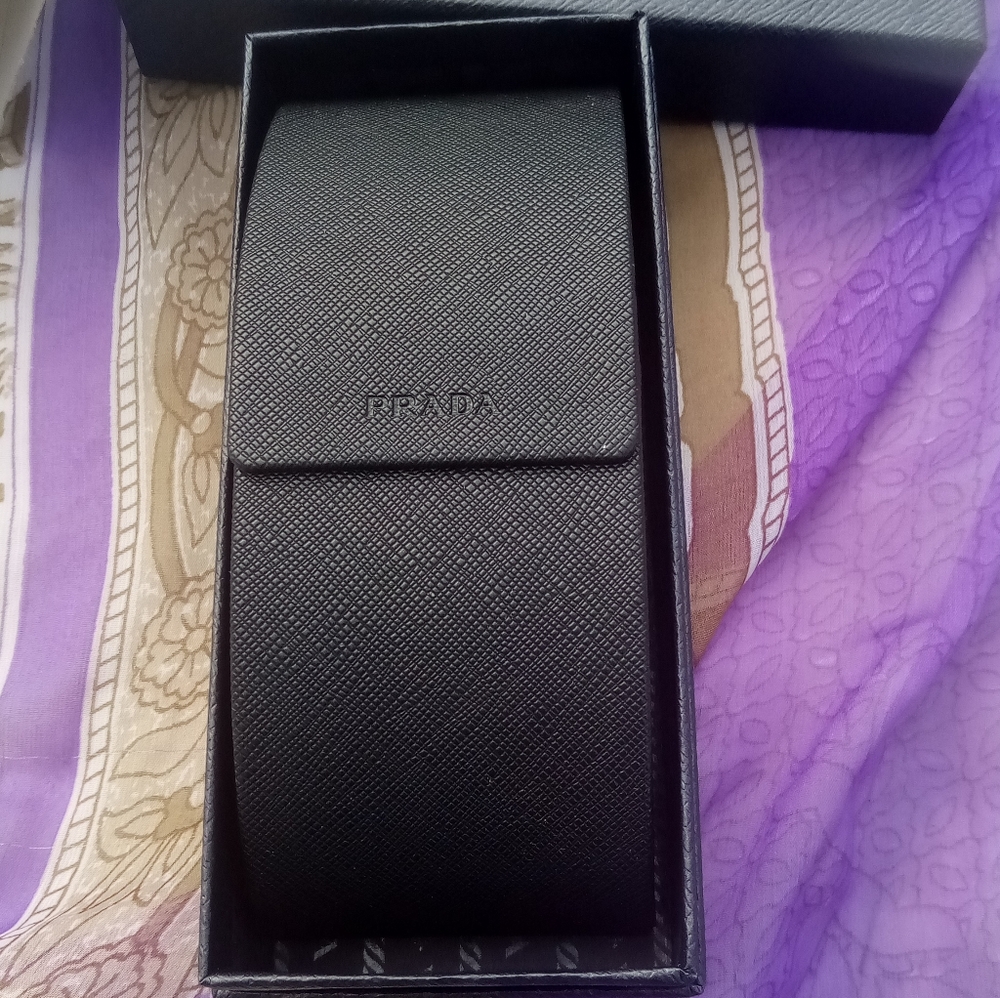 Brand New never warn Prada shades - Picture 4 of 5